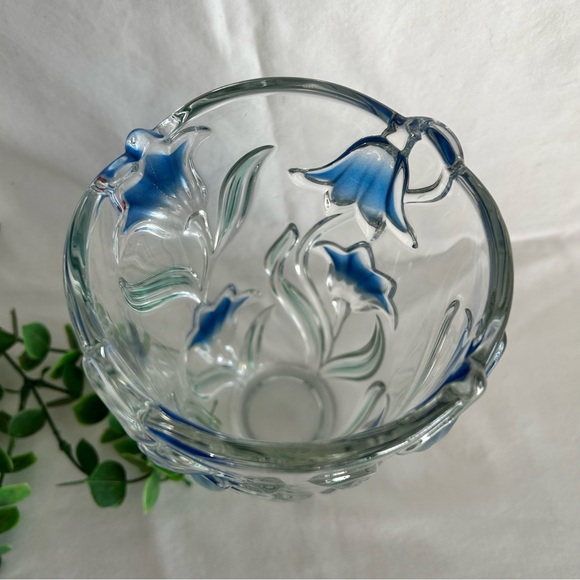 MIKASA • “Bluebell” Crystal Vase - Picture 3 of 6